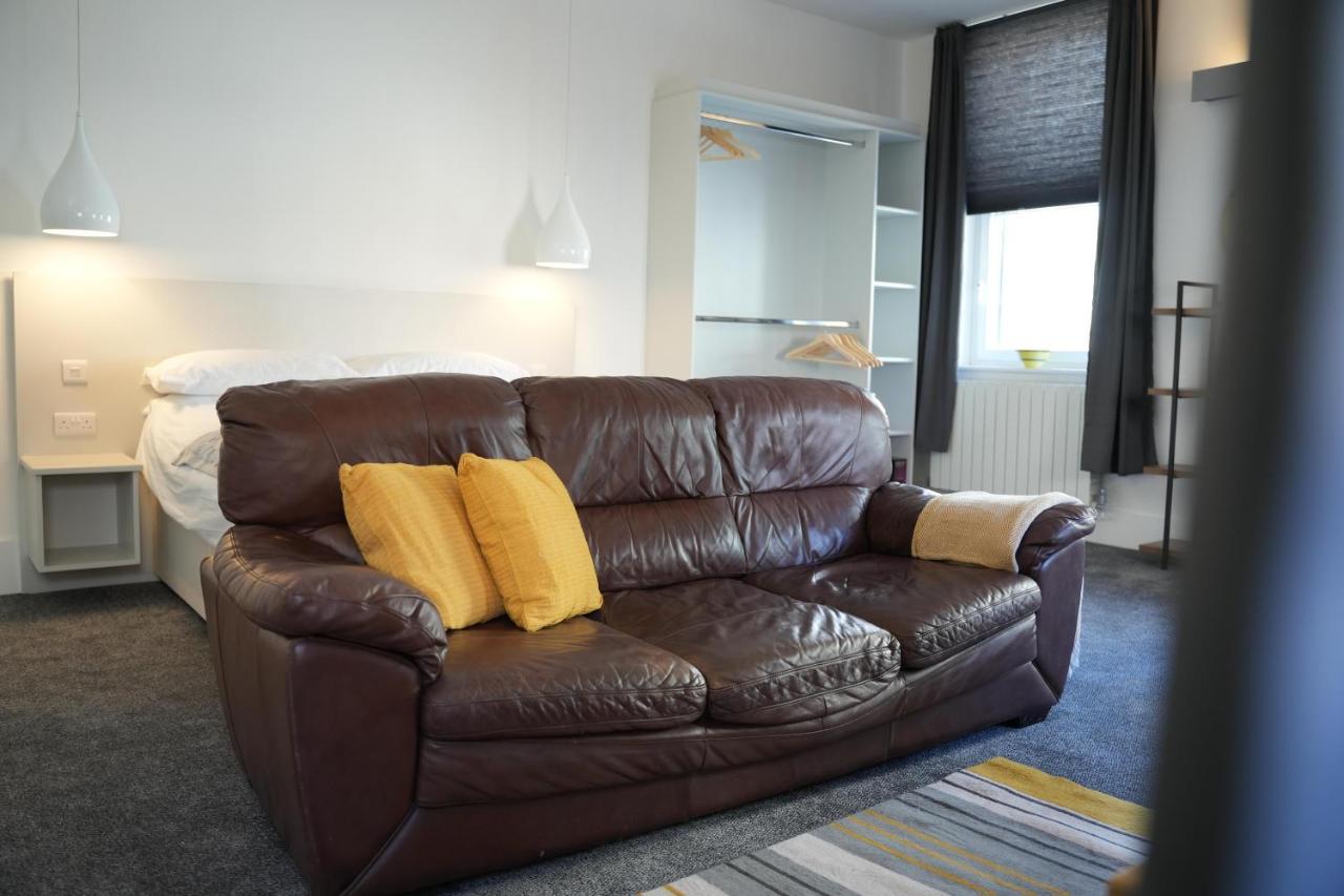 Gorgeous Comfortable Apartment On The High Street Merthyr Tydfil Dış mekan fotoğraf
