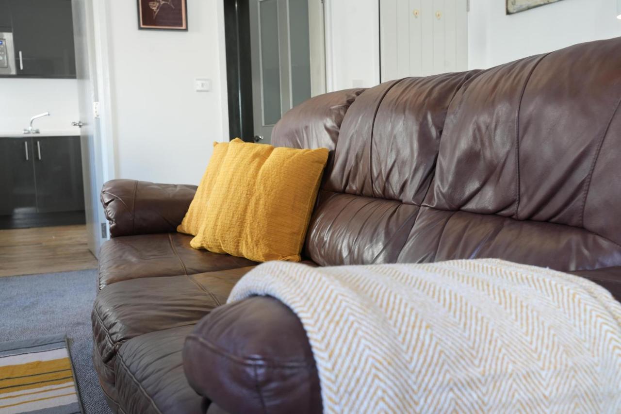 Gorgeous Comfortable Apartment On The High Street Merthyr Tydfil Dış mekan fotoğraf